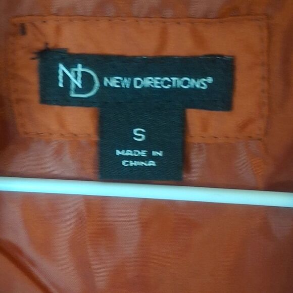 New Directions rust orange zip up quilted vest size small - Picture 2 of 6